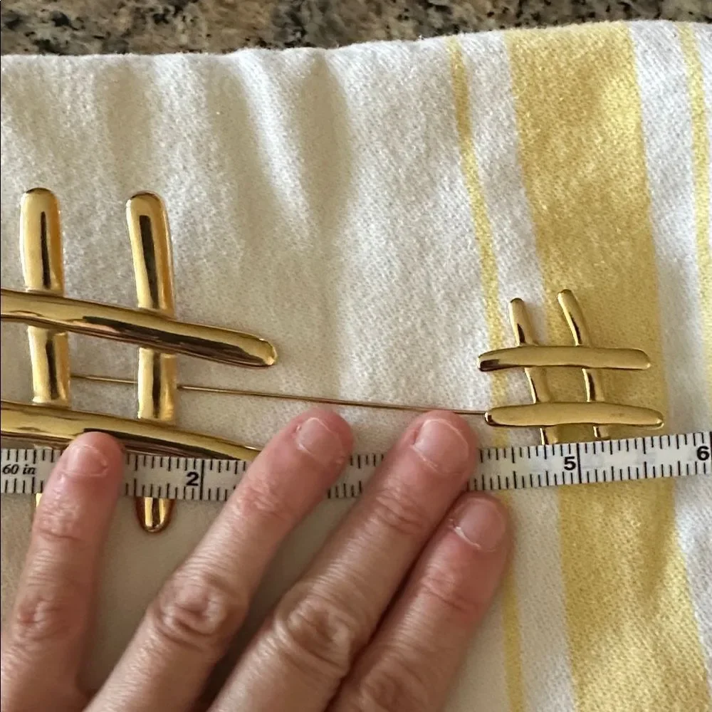 Vintage Gold Tone Hashtag “jabot” pin lapel pin brooch
